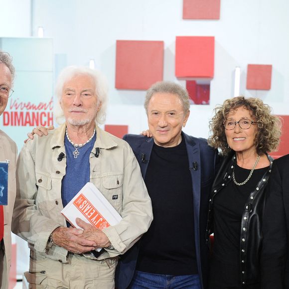 Après une longue pause, "Vivement dimanche" a bel et bien fait son retour sur France 3

Exclusif - Nelson Monfort, Hugues Aufray, Michel Drucker, Mireille Dumas et Emmanuel Chaunu lors de l'enregistrement de l'émission "Vivement dimanche" à Paris, FRanxce sur France 3. © Guillaume Gaffiot/Bestimage