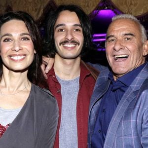Michel Fugain avec sa fille Marie et son fils Alexis lors de la soirée organisée pour Les 50 ans de carrière de Michel Fugain au Divan Du Monde à Paris, France, le 10 mai 2017. Photo VIM/ABACAPRESS.COM