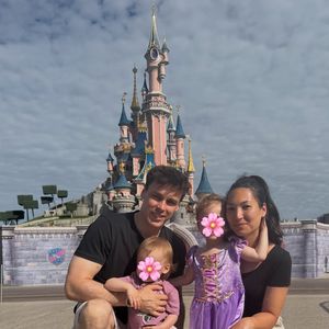 Victoire et Constance ont découvert l’univers de La Reine des neiges à Disneyland Paris.

Marie et Louis Ducruet ont profité d'une escapade en famille. Capture d'écran Instagram