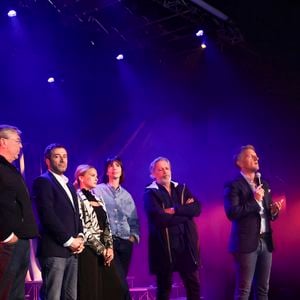 Dans le sud de la France

Exclusif - Jean-Michel Maire, Géraldine Maillet, Kevin Luciano (maire de Vallauris Golfe-Juan), Kelly Vedovelli, Bernard Montiel, Bruno Darde, Emilie Guérin-Legourd - Les célèbres personnalités de la télé se sont retrouvés avec bonheur, dans le Sud, à Vallauris Golf-Juan, pour assister à un magnifique show de cabaret, en présence de Mr Le Maire K. Luciano et ses adjoints, heureux de répondre à l'invitation du dynamique Président de l'association "Valoriser Vallauris Golf-Juan", Mr B. Darde, ce passionné d'art et du monde associatif projette également de créer un Musée de Sculpture à ciel ouvert , mêlant Art et Espace Public. © Jack Tribeca/Bestimage