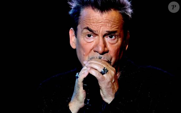 Florent Pagny lors de l'enregistrement de la 2ème partie de soirée de l'émission "La chanson secrète N°14", présentée par N.Aliagas et diffusée le 26 décembre sur TF1, à Paris, France, le 9 décembre 2025. © Jacovides-Moreau/Bestimage