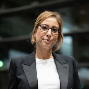 La journaliste française Léa Salamé arrive pour une audition devant la Commission d'Enquete sur l'Audiovisuel Public à l'Assemblée Nationale à Paris le 2 février 2026. Photo par Raphael Lafargue/ABACAPRESS.COM