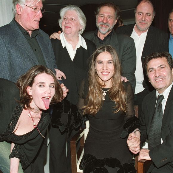Son grand-père Louis Seigner et ses sœurs faisaient partie de cette dynastie d’artistes.

Jean-Louis Seigner, Françoise Seigner, Marie-Amélie Seigner, Michel Delpech au dîner d'anniversaire de Mathilde Seigner. Photo par ANGELI-RINDOFF / BESTIMAGE