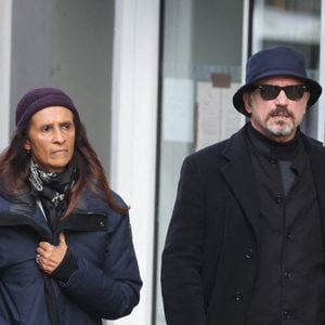 Vincent Perez et sa compagne Karine Silla-Perez - Obsèques du réalisateur Bertrand Blier en l'église Saint-Roch à Paris le 29 janvier 2025. © Dominique Jacovides/Bestimage