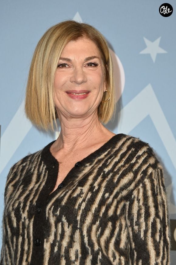 Michele Laroque posant pour une séance photo lors du 29e Festival du film d'humour de l'Alpe d'Huez, en France, le 20 janvier 2026. Photo de Mireille Ampilhac/ABACAPRESS.COM