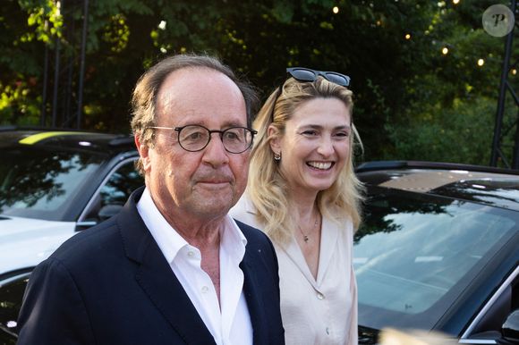 François Hollande et Julie Gayet assistent au Festiv4L Signe Renault au Chalet des Iles le 23 juin 2025 à Paris, France. ©Berzane Nasser/ABACA