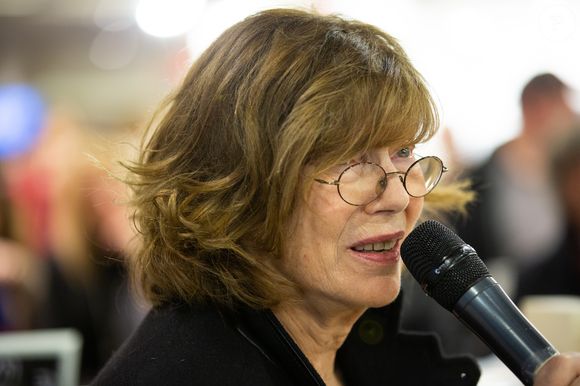 Jane Birkin dédicace son livre "Post-Scriptum" à la librairie Filigranes à Bruxelles en Belgique le 25 novembre 2019. (ALAIN ROLLAND/ IMAGEBUZZ/ BESTIMAGE).