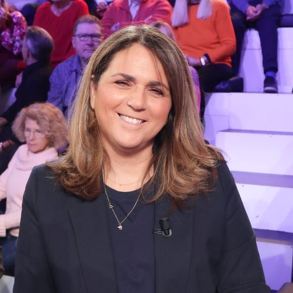 "Mais tout va bien, elle se repose", ajoute-t-il.

Exclusif - Valérie Benaim sur le plateau de l’enregistrement de l’émission « Face à Hanouna » présentée par P.De La Tour Du Pin et diffusée sur C8 le 17 novembre 2024, à Paris, France, le 14 novembre 2024. © Jack Tribeca/Bestimage