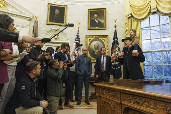 Le président Donald Trump et Elon Musk, accompagné de son fils X, donnent une conférence de presse pour défendre les premières coupes budgétaires du Department of Government Efficiency (DOGE) dirigé par le patron de Space X et Tesla.
Washington, le 11 février 2025.
©Photo Press Service / BESTIMAGE