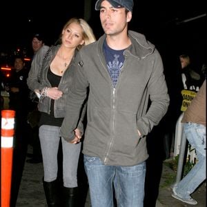 Exclusif : Enrique Iglesias et Anna Kournikova quittant le restaurant Koi à Los Angeles.