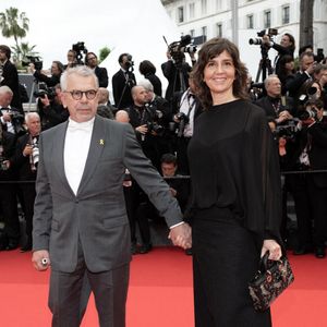 Elsa Boublil et Philippe Torreton assistent à la projection du film "Le Deuxième Acte" et à la cérémonie d'ouverture du 77e Festival de Cannes, au Palais des Festivals, le 14 mai 2024 à Cannes, en France. Photo de Niviere David/Abaca