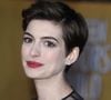 C’est en pensant à son fils aîné Jonathan qu’elle a décidé de modifier ses habitudes, après avoir réalisé qu’elle voulait être pleinement disponible pour lui chaque matin. 

Anne Hathaway - People arrivant a la 19eme ceremonie des "Screen Actors Guild Awards" a Los Angeles, le 27 janvier 2013. © FAMEFLYNET / BESTIMAGE