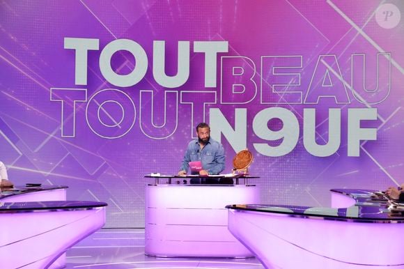 Exclusif - Cyril Hanouna, sur le plateau de TBT9 (Tout beau tout n9uf) présenté par C.Hanouna, et diffusé en direct sur W9, Paris, France, le 06 janvier 2026. © Jack Tribeca / Bestimage