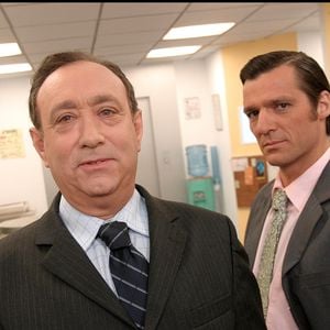 "Cette notoriété l'a bouleversé, sans le faire vriller", a ensuite expliqué Bruno Solo à propos du succès que Gérard Chaillou n’avait jamais anticipé.

Retro - Gérard Chaillou, connu pour son rôle dans "Caméra Café" est décédé à l’âge de 79 ans le samedi 2 août 2025 @JLPPA / Bestimage