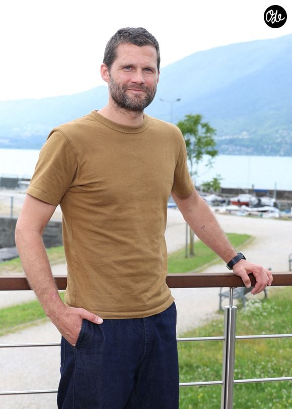 Alexis Michalik lors de la 4ème édition du festival eu cinéma français et gastronomie d'Aix les Bains (3 - 7 juin 2025), le 3 juin 2025. 
© Denis Guignebourg / Bestimage
