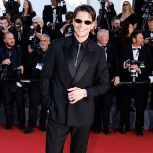 François Civil s'est aussi offert quelques pièces de mobilier design, dont une chaise LC4.
François Civil à la montée des marches du film "Garance" lors du 79ème Festival International du Film de Cannes, le 17 mai 2026.
© Jacovides-Moreau / Bestimage