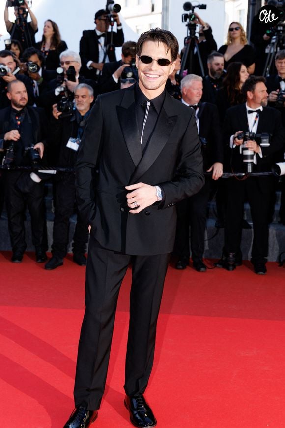 François Civil s'est aussi offert quelques pièces de mobilier design, dont une chaise LC4.

François Civil à la montée des marches du film "Garance" lors du 79ème Festival International du Film de Cannes, le 17 mai 2026.

© Jacovides-Moreau / Bestimage