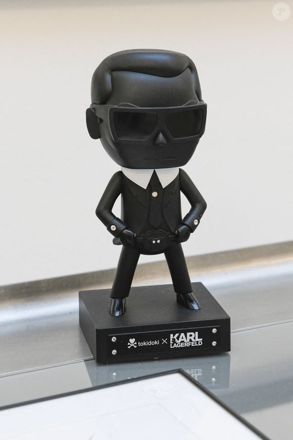 Vente aux enchères Sotheby's d'une partie de la collection Karl Lagerfeld au Palais Oppenheim à Cologne en Allemagne le 4 mai 2022.