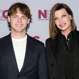 Augustin Pinault est le fils discret de François-Henri Pinault et de l’ancienne top model Linda Evangelista, né en 2006 au sein d’une famille recomposée entre Paris et New York.
New York, NY - La National Breast Cancer Coalition organise un gala à New York en l'honneur de Linda Evangelista et d'autres personnalités au Metropolitan Club. Backgrid USA / Bestimage