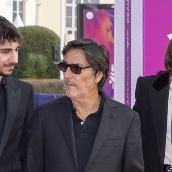 Ben Attal, Yvan Attal, Charlotte Gainsbourg ( présidente du jury) - Première du film "Les choses humaines" lors de la 47éme édition du Festival du Cinéma Américain de Deauville le 11 septembre 2021.

© Olivier Borde / Bestimage