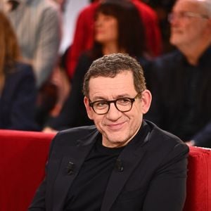 Dany Boon donne ensuite de ses nouvelles : "J'ai eu effectivement un accident de voiture sur l'autoroute A4. Je voudrais d'ailleurs remercier les pompiers qui sont intervenus très, très vite, et puis les gendarmes, et l'hôpital de Metz, les urgences de Metz. Ils ont été tous, tous, formidables." Mais "tout s'est bien terminé, conclut-il. Ce n'était que des dégâts matériels, et voilà."

Exclusif - Dany Boon lors de l'enregistrement de l'émission "Vivement Dimanche" au Studio Gabriel et diffusée sur France 3 le 1er décembre 2024. © Guillaume Gaffiot / Bestimage