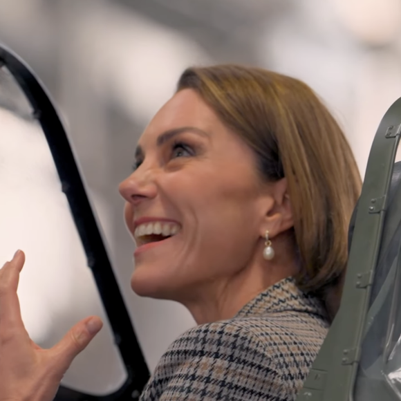 Mère et fils ont pu découvrir des appareils militaires d'exception, échanger avec les pilotes et les ingénieurs, et même prendre les commandes de plusieurs avions.

La princesse de Galles visite la base de la Royal Air Force de Coningsby, dans le Lincolnshire, dont elle est le commodore de l'air honoraire le 27 juin 2026- Instagram
