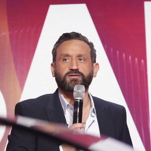 Exclusif - Cyril Hanouna, sur le plateau de l’émission « TPMP » présentée par C.Hanouna et diffusée en direct sur Youtube et sur toutes les box (SFR, FREE, MyCanal etc), Paris, France, le 04 mars 2025. © Jack Tribeca / Bestimage