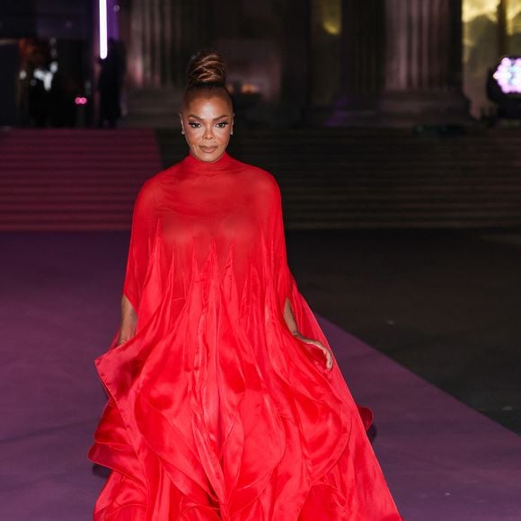 Janet Jackson sur le tapis rose du photocall du bal du British Museum 2025 à Londres, Royaume Uni, le 18 octobre 2025. © GoffPhotos/Bestimage