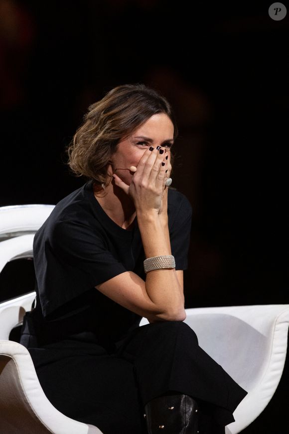 Exclusif - Isabelle Ithurburu lors de l'enregistrement de l'émission "La chanson secrète N°14", présentée par Nikos Aliagas et diffusée le 26 décembre sur TF1, à Paris le 9 décembre 2025. © Jacovides-Moreau/Bestimage