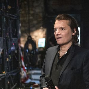 Exclusif - Benabar en backstage de l'enregistrement de l'émission "Serge Lama, le dernier rappel" présentée par F. Bollaert, diffusée le vendredi 21 novembre 2025 sur France 3 à 21h10, au théâtre Marigny à Paris, France, le 29 avril 2025. © Clovis-Moreau/Bestimage