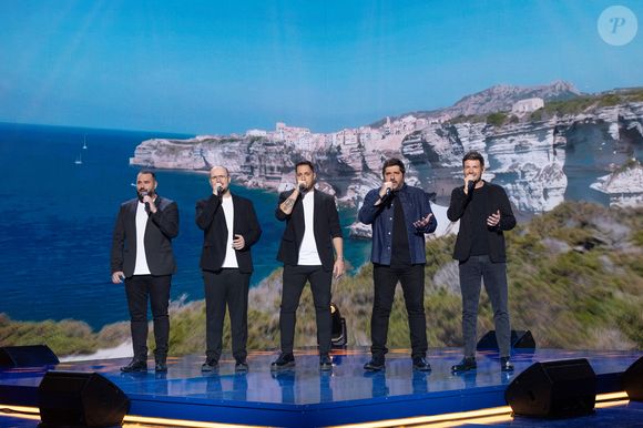 Exclusif - Patrick Fiori, Il Cello, Joseph Pastinelli pour les surprises lors de l'enregistrement de l'émission "La Boîte à secrets", présentée par Faustine Bollaert et diffusée le 17 octobre sur France 3, dans les studios du Lendit à Saint-Denis, France, le 23 septembre 2025. © Cyril Moreau/Bestimage
