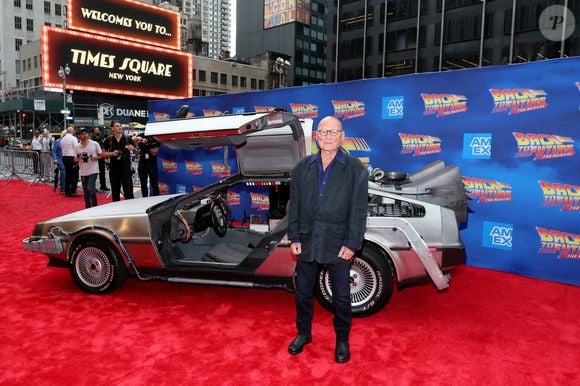 Il avait également marqué les esprits dans Top Gun, où il incarnait le commandant “Stinger”. 

James Tolkan. Dia Dipasupil/Getty Images/AFP (Photo by Dia Dipasupil / GETTY IMAGES NORTH AMERICA / Getty Images via AFP)