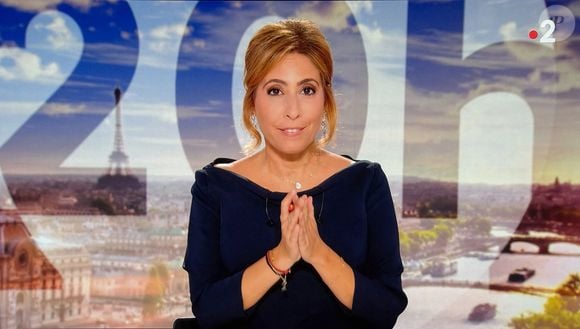 Captures d'écran - Léa Salamé présente son premier journal de 20 heures sur France 2  le 1er septembre 2025. © Alain Guizard / Bestimage