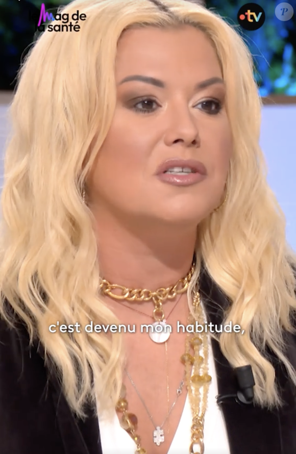 "On me pinçait la peau en me disant : 'Ah, il y en a un peu trop, là !' T'as six semaines pour perdre six kilos" Petit à petit, ça m'a emmené à passer à l'acte de me faire vomir", a-t-elle confié.

Capture d'écran de "Le Mag de la Santé" sur France 5.