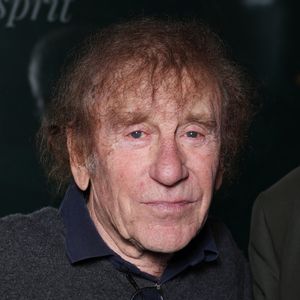 Un talentueux chanteur particulièrement apprécié des Français !

Alain Souchon lors de la 90ème édition au café Les Deux Magots, pour la causerie "L'esprit rive gauche selon A.Souchon" à Paris. G.Boley est le lauréat de cette année pour son livre "A ma soeur et unique" (Ed. Grasset).  © Denis Guigenbourg / Bestimage