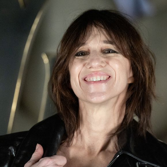 Charlotte Gainsbourg - Photocall du défilé Saint Laurent "Collection Femme Prêt-à-Porter Automne/Hiver 2026-2027" lors de la Fashion Week de Paris, le 3 mars 2026

Cyril Moreau / Bestimage