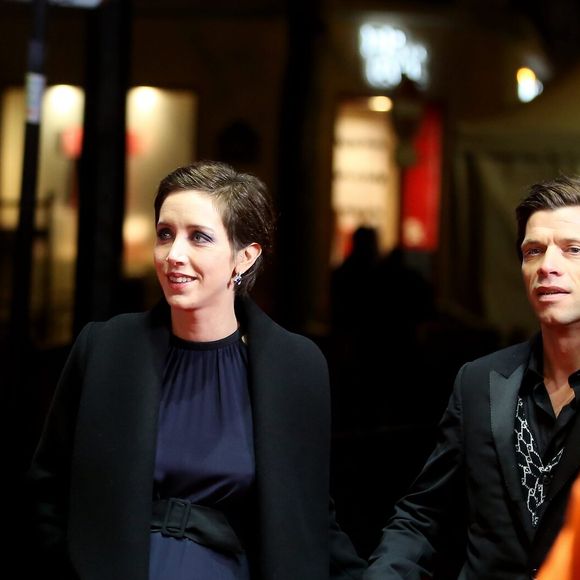 Info - Sara Giraudeau est enceinte de son troisième enfant - Sara Giraudeau enceinte et son compagnon Simon Hubert (Costume Lanvin et chaussures Louboutin) - Photocall lors de la 41ème cérémonie des Cesar au théâtre du Châtelet à Paris, le 26 février 2016. © Borde-Jacovides/Bestimage