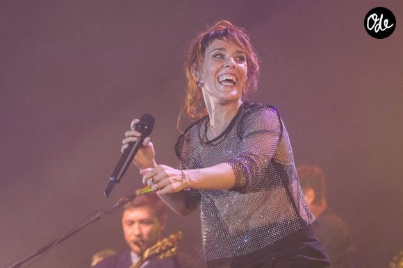 En octobre dernier, elle avait déjà dû renoncer à plusieurs dates en raison d'une extinction de voix.

La chanteuse française Zaz en concert à l'Espaço Unimed à São Paulo, au Brésil, le 14 avril 2023, dans le cadre de sa tournée « Organique Tour » destinée à promouvoir son cinquième album, enregistré pendant la pandémie de COVID-19 (coronavirus). © Imago/Panoramic/Bestimage