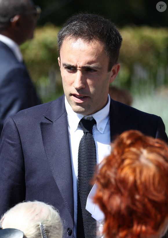 Le frère d'Olivier Marleix lors de la cérémonie funéraire de l’ancien président du groupe parlementaire Les Républicains (LR) à l’Assemblée nationale, Olivier Marleix, à l’église Saint-Cyr-Sainte-Julitte à Anet, en France, le 11 juillet 2025. Le député français Olivier Marleix est décédé le 7 juillet 2025 à l’âge de 54 ans.

Photo de Raphael Lafargue/ABACAPRESS.COM.
