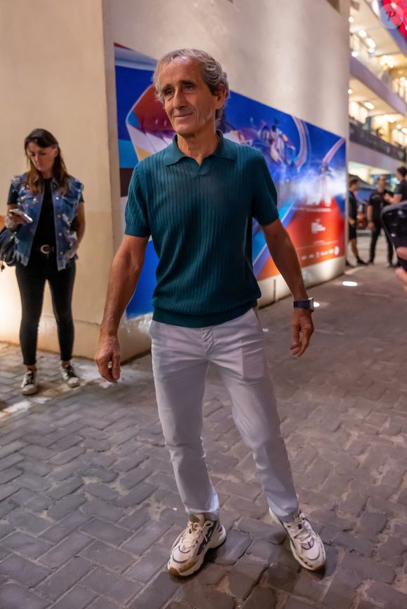 Alain Prost lors du Grand Prix de Formule 1 d’Abu Dhabi, Yas Marina Circuit le 26 Novembre 2023 à Abu Dhabi, Emirats arabes unis. © Nicolas Briquet / Bestimage
