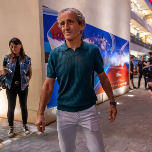 Alain Prost lors du Grand Prix de Formule 1 d’Abu Dhabi, Yas Marina Circuit le 26 Novembre 2023 à Abu Dhabi, Emirats arabes unis. © Nicolas Briquet / Bestimage