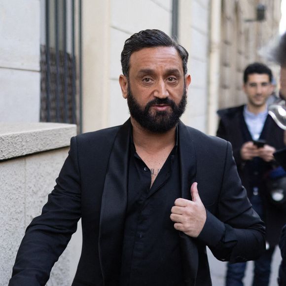L'animateur Cyril Hanouna sort de la commission d'enquête parlementaire sur l'attribution des fréquences TV, à l'Assemblée nationale à Paris le 14 mars 2024. L'animateur de Touche pas a mon poste sur la chaîne C8 a été sanctionné par l'Arcom pour un montant total de 7,5 millions d'euros. © Raphael Lafargue/ABACAPRESS.COM