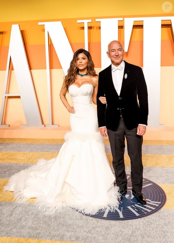 Beverly Hills, Californie - La soirée des Oscars 2025 de Vanity Fair, animée par Radhika Jones au Wallis Annenberg Center for the Performing Arts. © Backgrid USA / Bestimage

Photos : Lauren Sánchez, Jeff Bezos