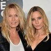 Ilona Smet maman de deux enfants, la fille de David Hallyday et Estelle Lefébure pose avec son bébé bien emmitouflé