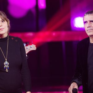 Julien Clerc et sa fille Vanille Clerc qui fait sa première apparition en public enceinte  - Deuxième jour de la 33ème édition du Téléthon au Parc de la Villette à Paris le 7 décembre 2019. © Tiziano Da Silva/Bestimage