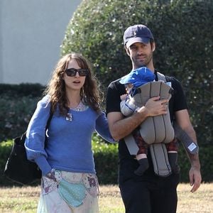 Natalie Portman et son fiancé Benjamin Millepied emmènent leur nouveau-né Aleph au Hungtingto Botanical Gardens à Pasadena samedi après-midi.  Ils ont déjà voyagé à Paris avec Aleph, qui n'a pas encore 5 mois. Pasadena, CA, États-Unis, 5 novembre 2011. Photo GSI/ABACAPRESS.COM