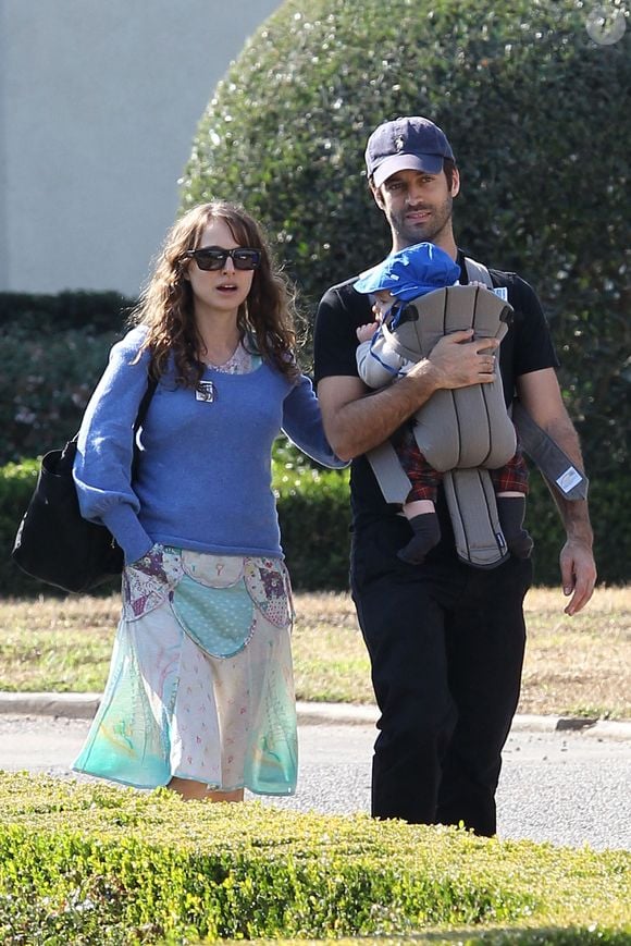 Natalie Portman et son fiancé Benjamin Millepied emmènent leur nouveau-né Aleph au Hungtingto Botanical Gardens à Pasadena samedi après-midi.  Ils ont déjà voyagé à Paris avec Aleph, qui n'a pas encore 5 mois. Pasadena, CA, États-Unis, 5 novembre 2011. Photo GSI/ABACAPRESS.COM