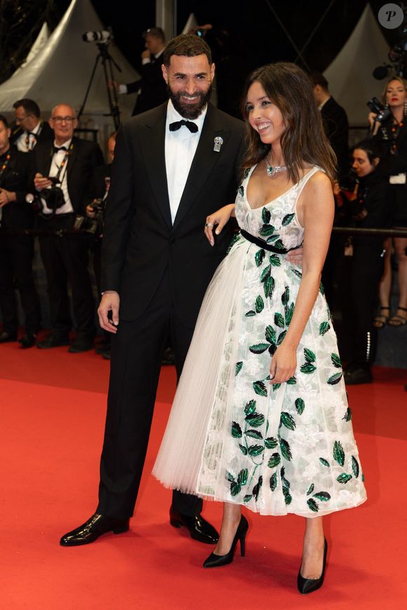Karim Benzema et sa compagne Lyna Khoudri lors de la montée des marches du film « 13 jours 13 nuits » lors du 78ème Festival International du Film de Cannes. Le 23 mai 2025
© Jacovides-Moreau / Bestimage