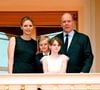 La fête de la Saint-Jean a débuté ce lundi à Monaco
Le prince Albert II de Monaco, La princesse Charlène de Monaco, Le prince Jacques de Monaco, marquis des Baux,, La princesse Gabriella de Monaco, comtesse de Carladès lors de la célébration de la fête de la Saint Jean sur la Place du Palais princier de Monaco
© Bruno Bebert / Bestimage