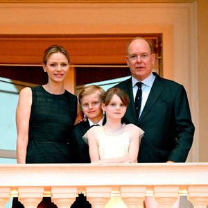 La fête de la Saint-Jean a débuté ce lundi à Monaco

Le prince Albert II de Monaco, La princesse Charlène de Monaco, Le prince Jacques de Monaco, marquis des Baux,, La princesse Gabriella de Monaco, comtesse de Carladès lors de la célébration de la fête de la Saint Jean sur la Place du Palais princier de Monaco
© Bruno Bebert / Bestimage